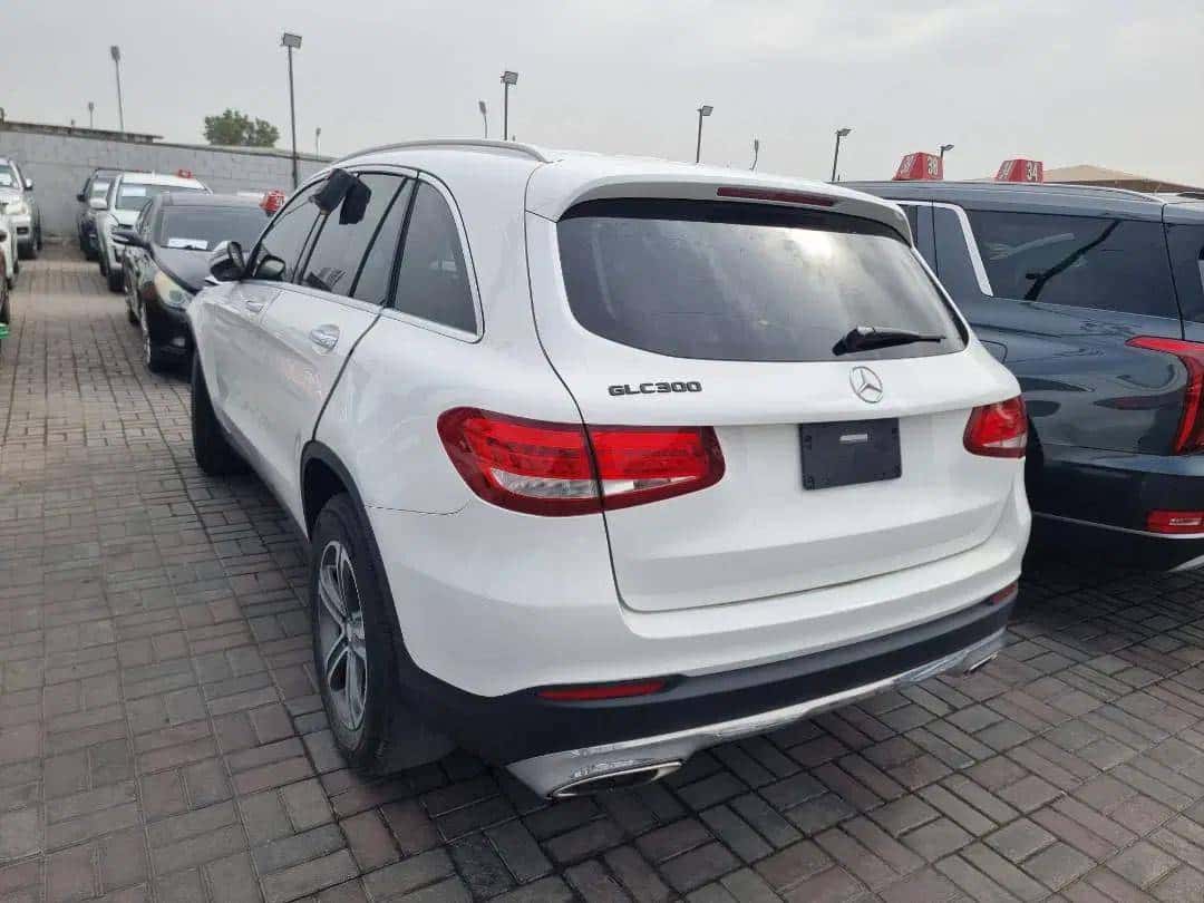 MERCEDES BENZ GLC-300 - Exterior
