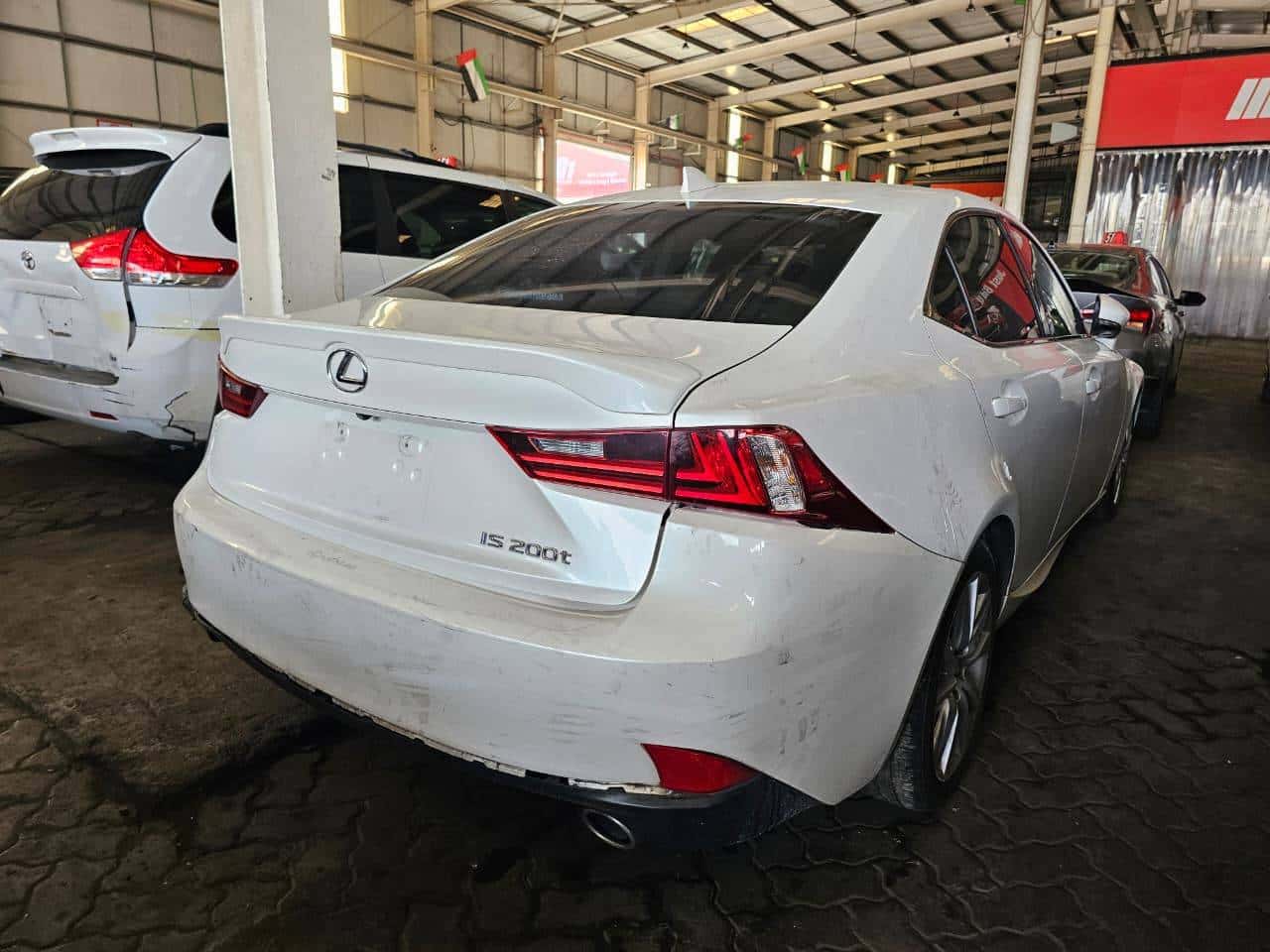 Lexus IS 200T 2016 thumbnail 2