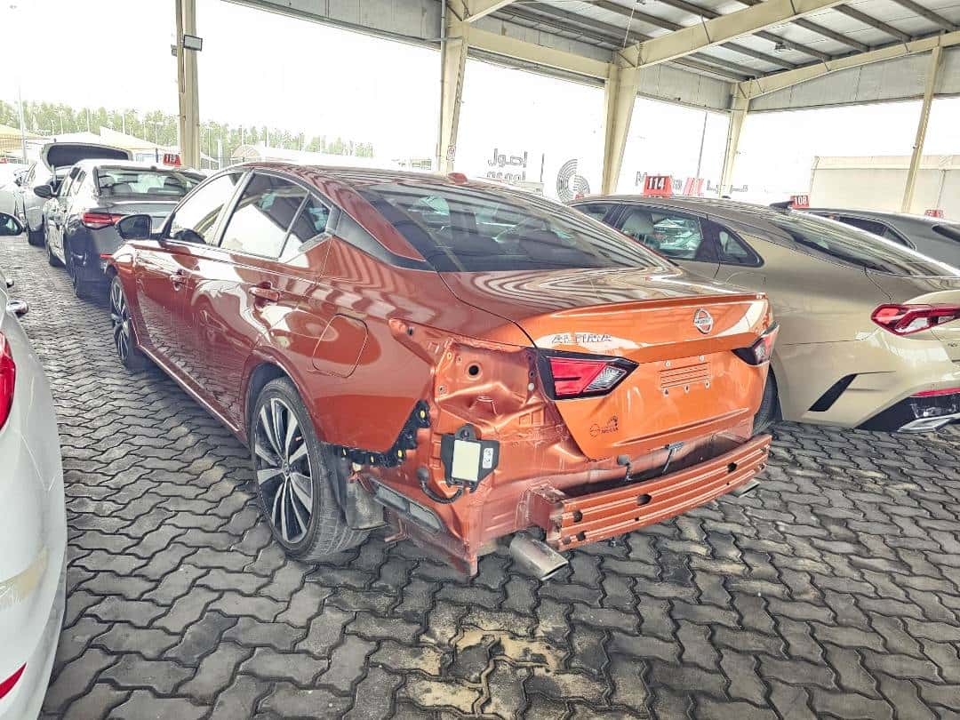 Nissan Altima 2021 thumbnail 1