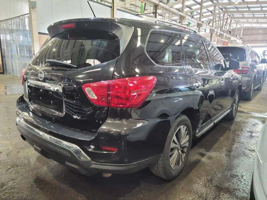 Nissan Pathfinder 2017 thumbnail 2