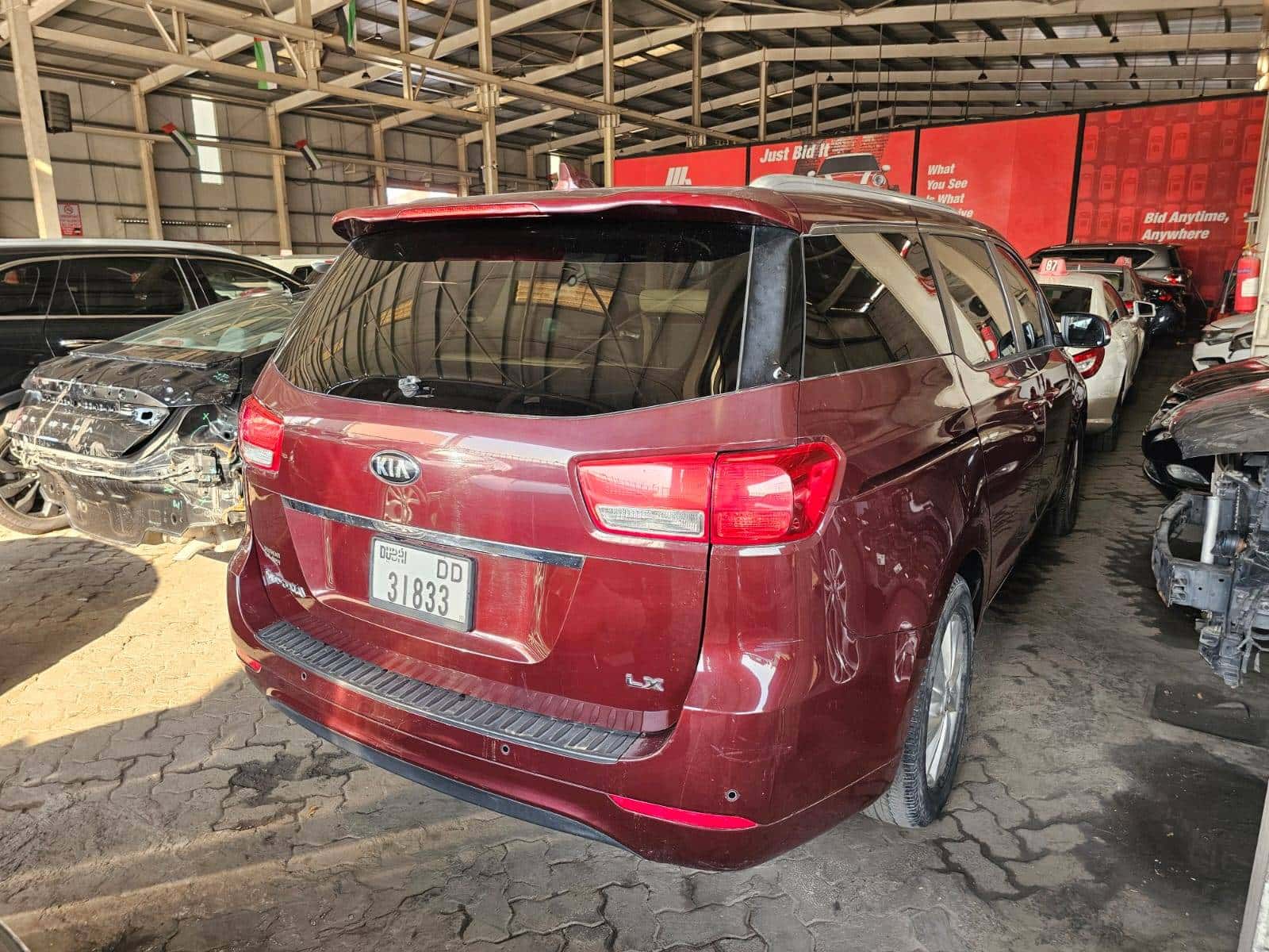 Kia Sedona 2017 thumbnail 4