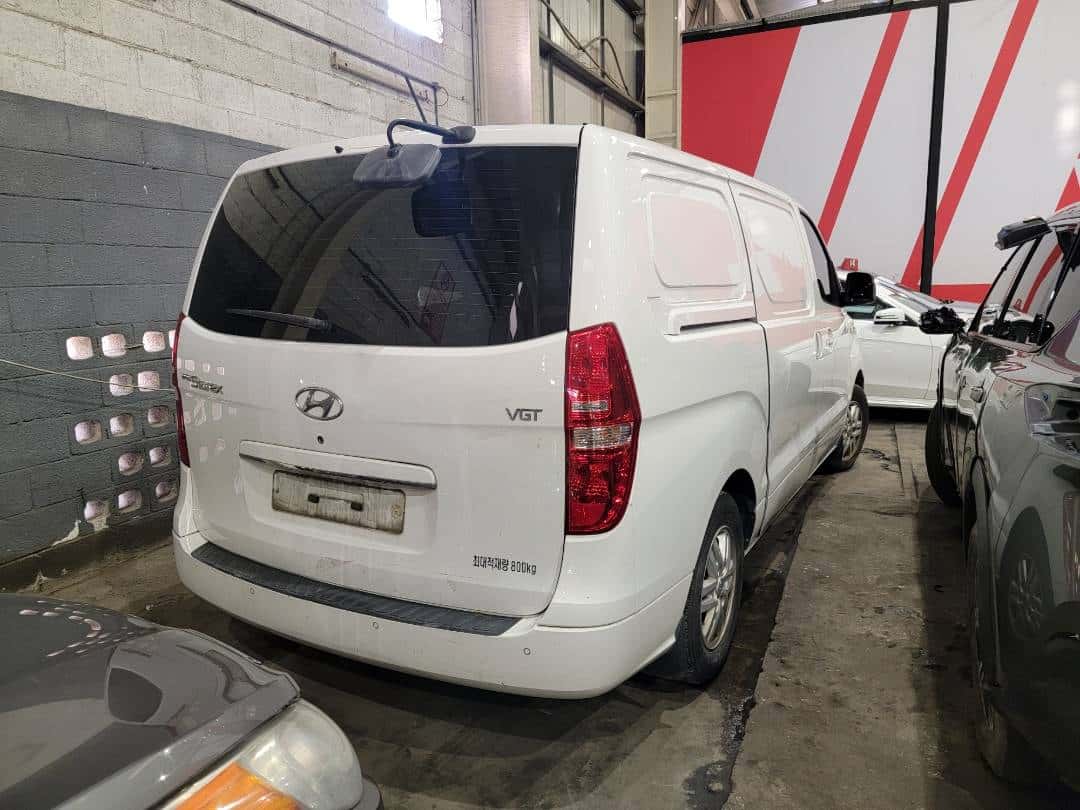 HYUNDAI GRAND STAREX - Exterior