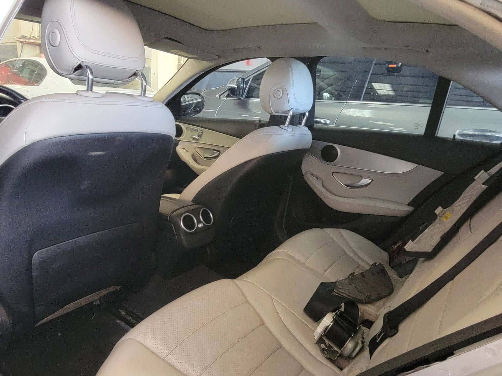 MERCEDES BENZ C300 - Exterior