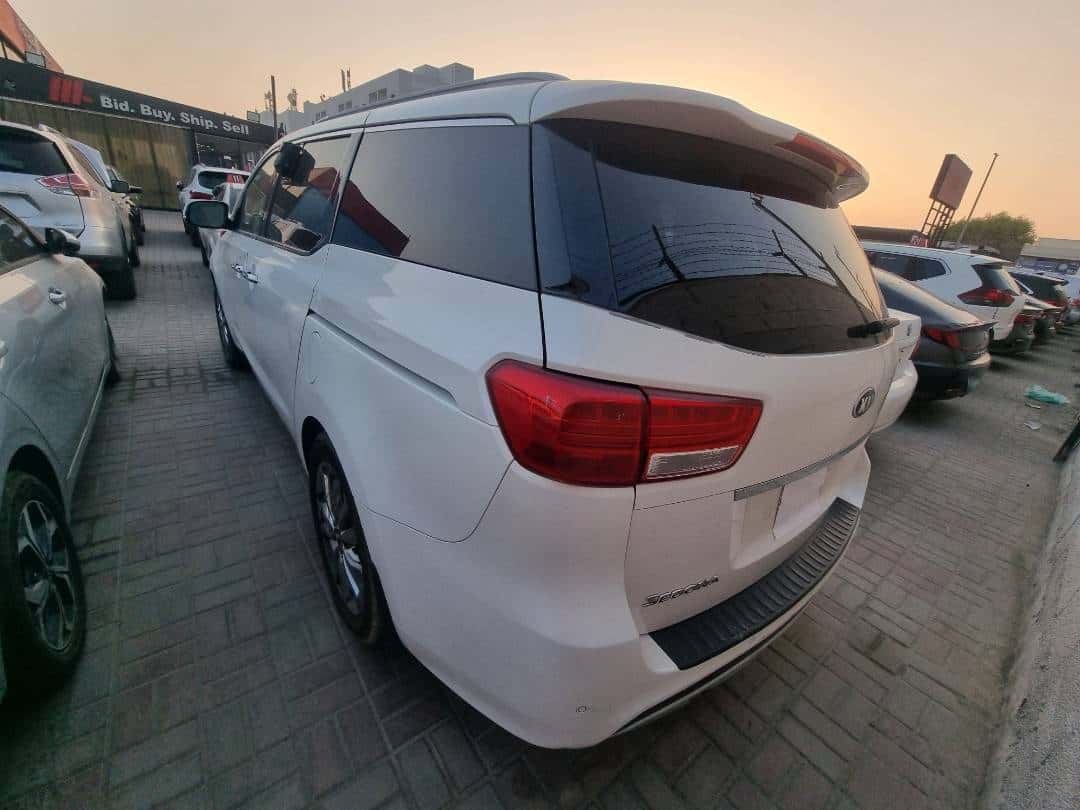 Kia Sedona 2015 thumbnail 7