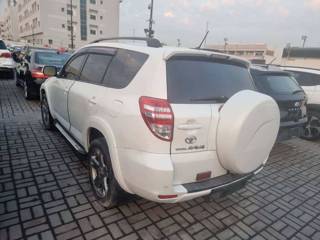 Toyota RAV4 2012 thumbnail 4