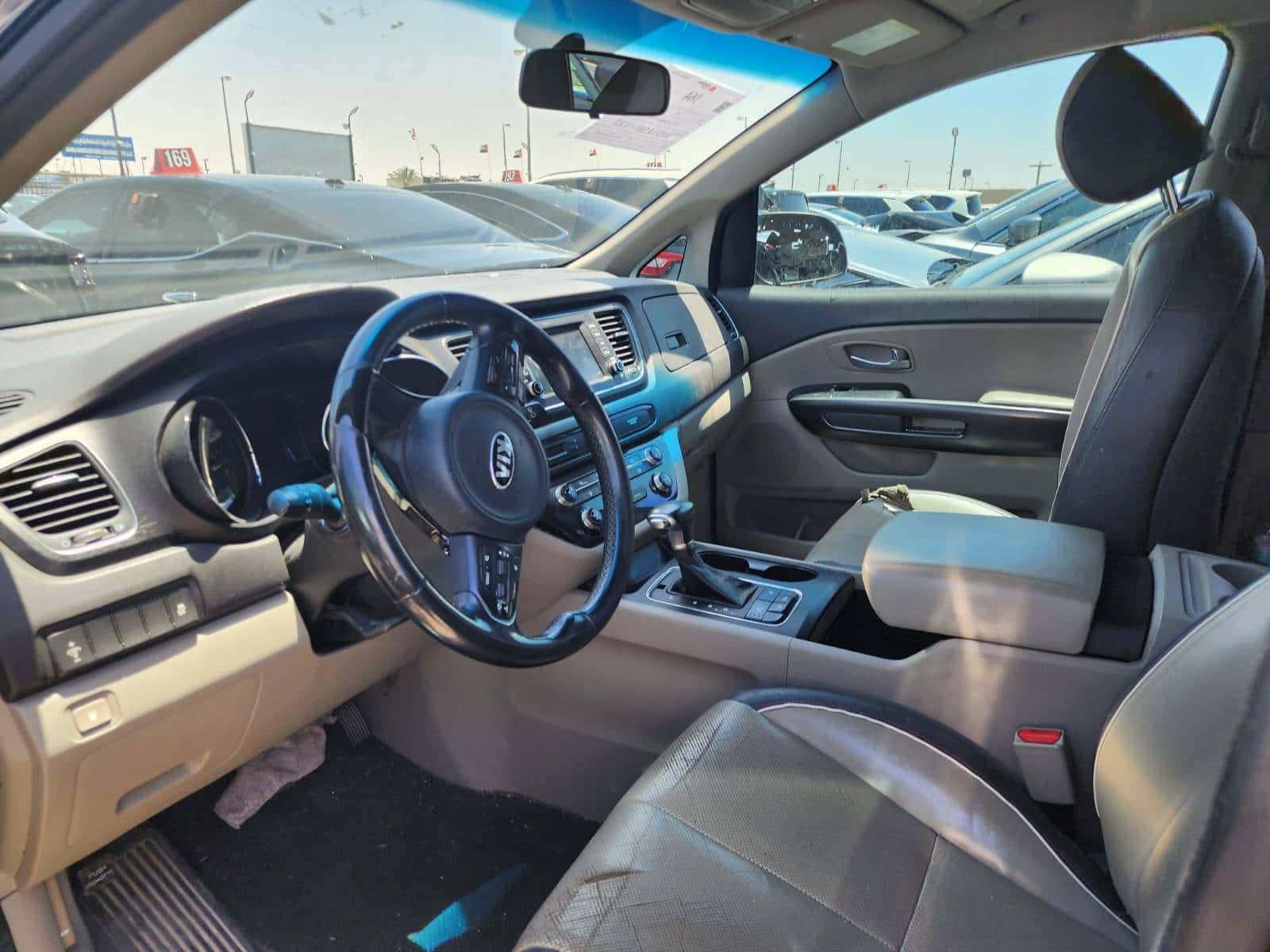Kia Sedona 2017 thumbnail 4