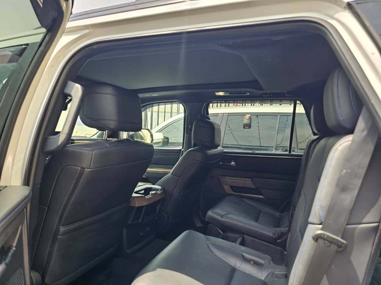Toyota Sequoia 2023 thumbnail 5