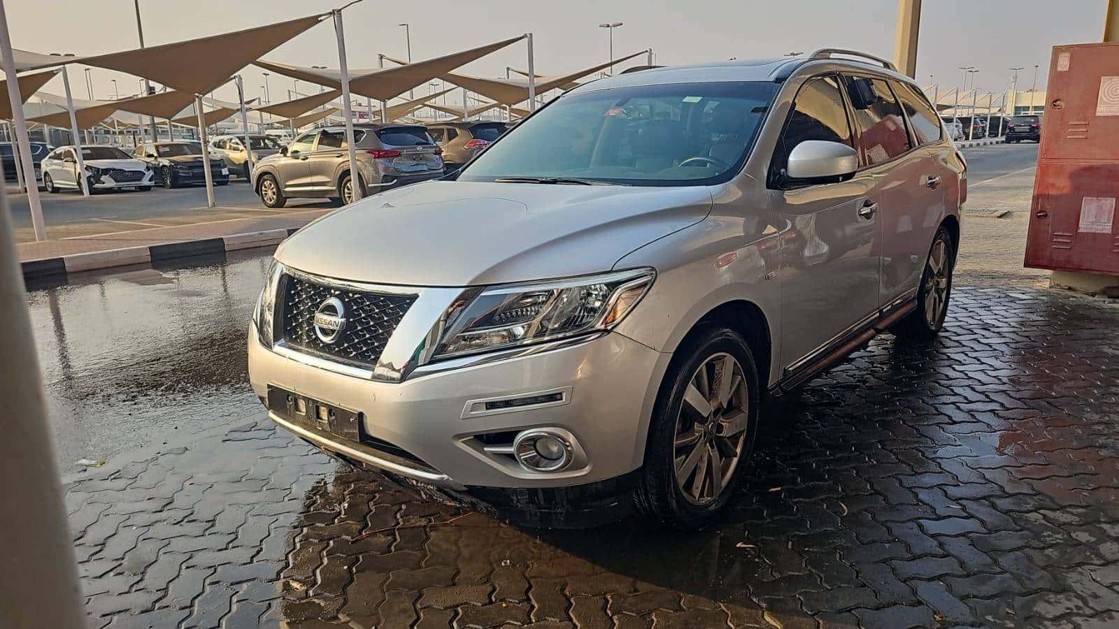Nissan Pathfinder 2014 thumbnail 2