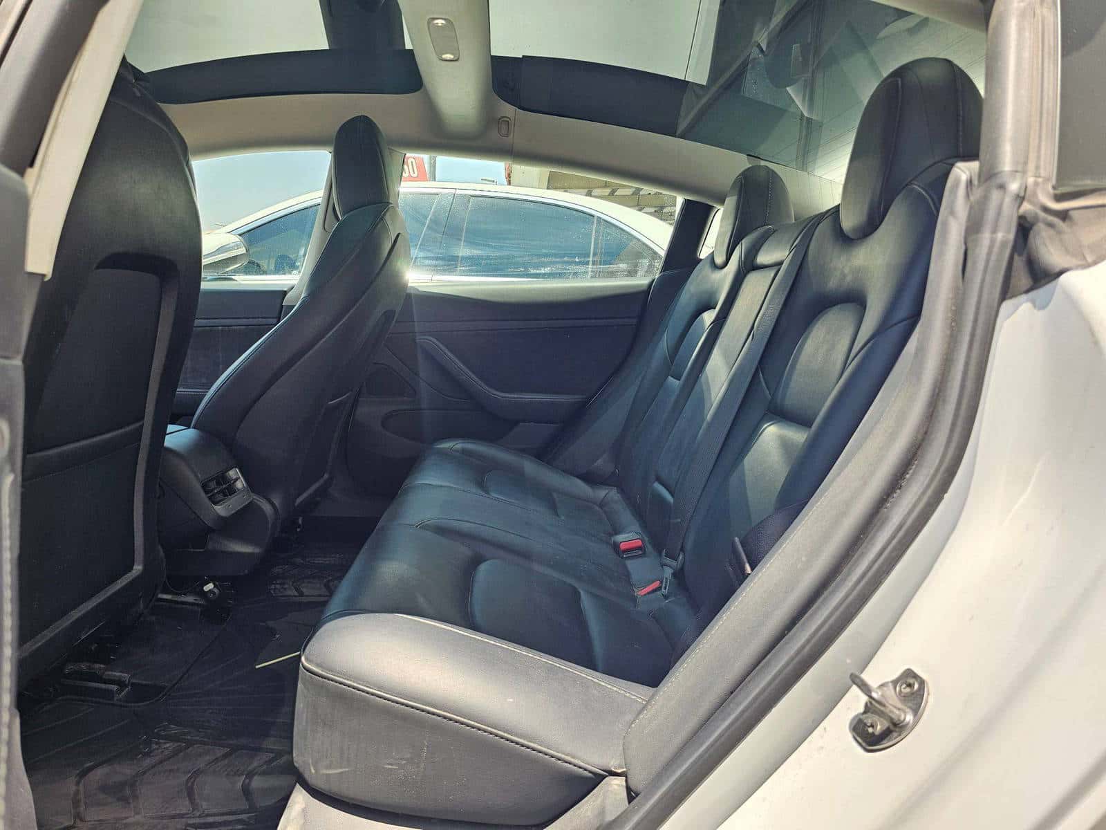 TESLA MODEL 3 2021 thumbnail 5