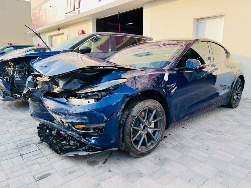 Tesla Model 3 2022 thumbnail 3
