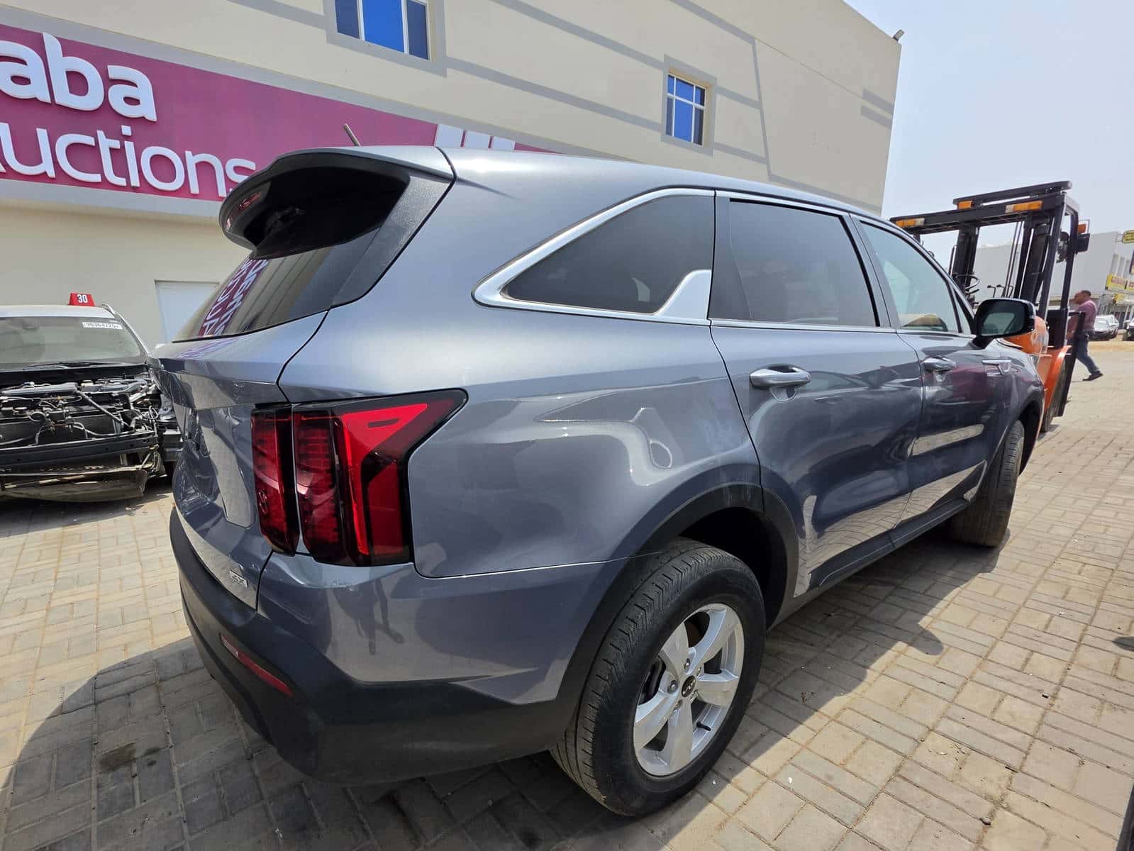 Kia Sorento 2023 thumbnail 5
