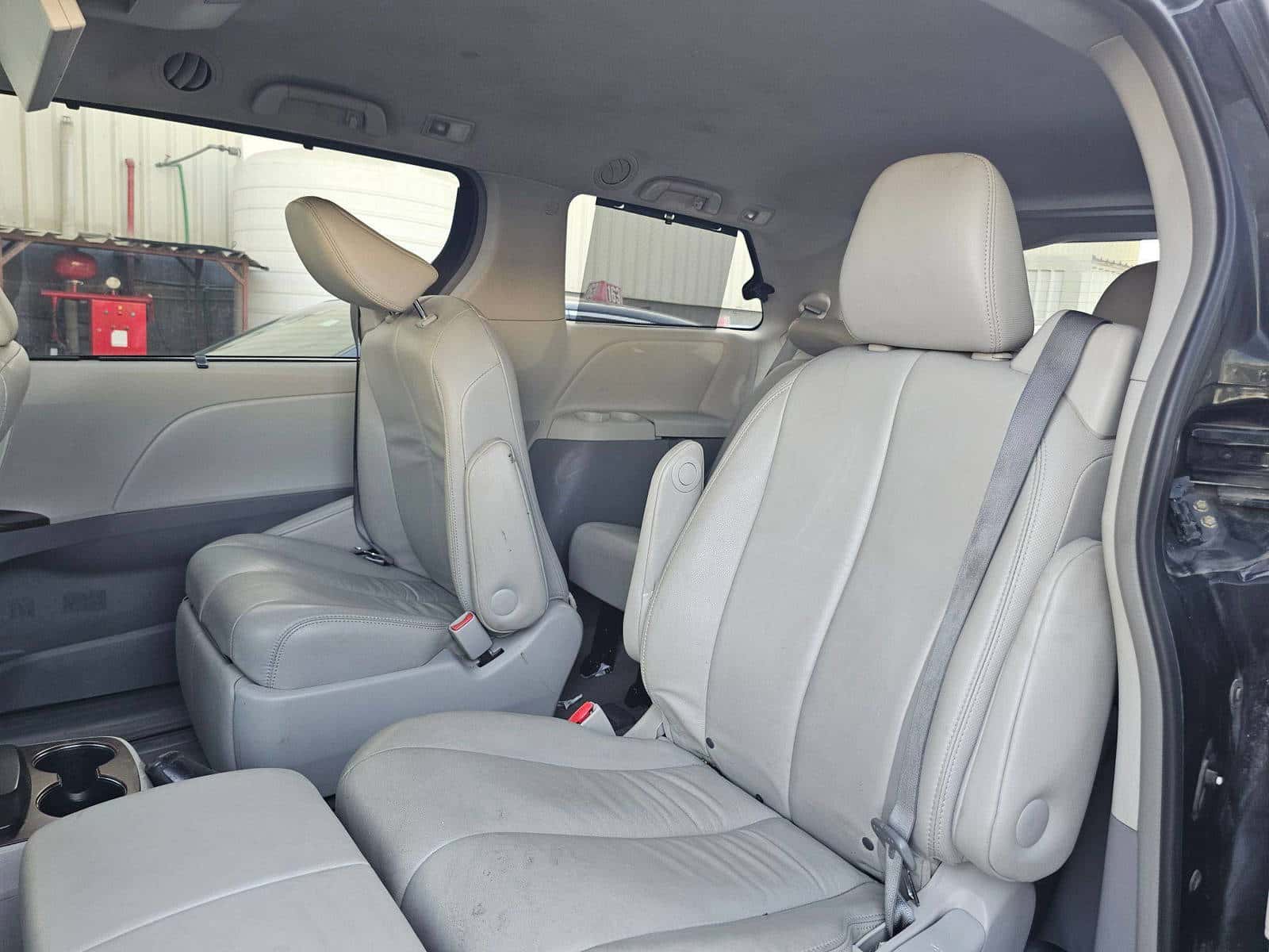 TOYOTA SIENNA 2013 thumbnail 6