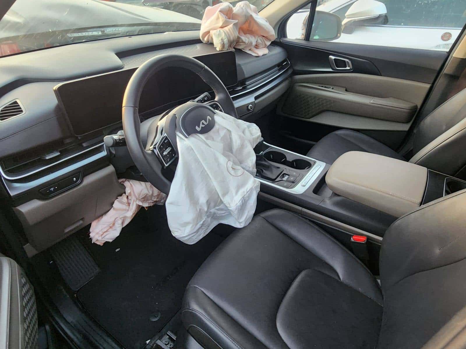 Kia CARNIVAL LX 2025 thumbnail 6
