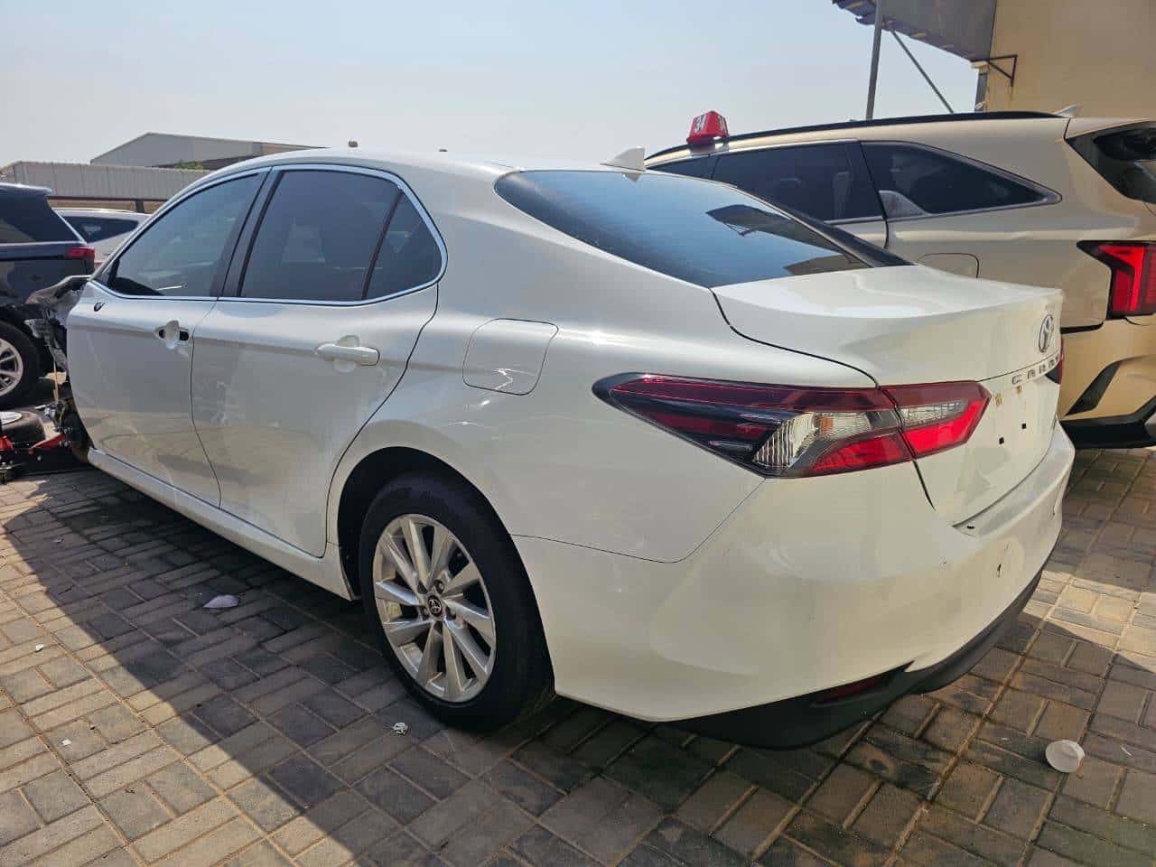 Toyota Camry 2024 thumbnail 3