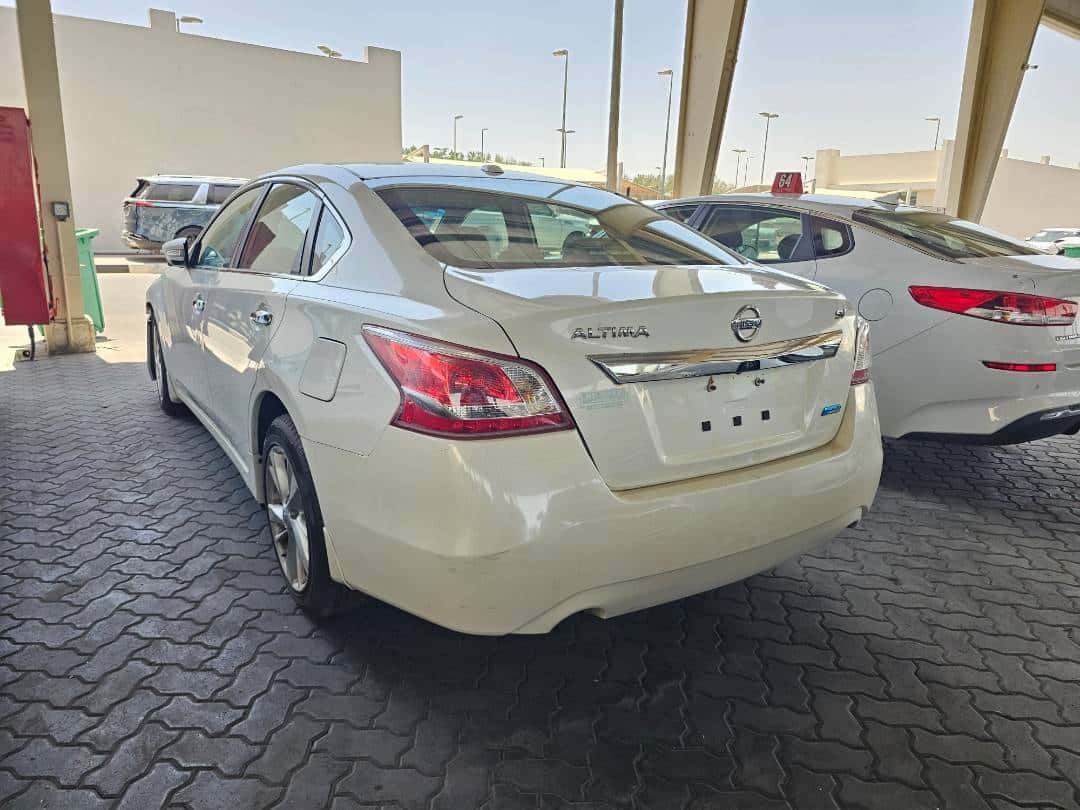 Nissan Altima 2013 thumbnail 1