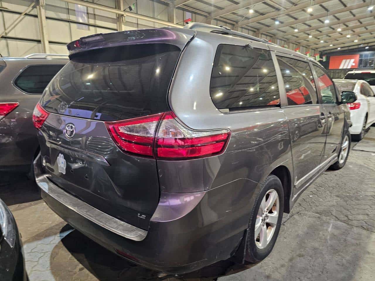 TOYOTA SIENNA 2018 thumbnail 5