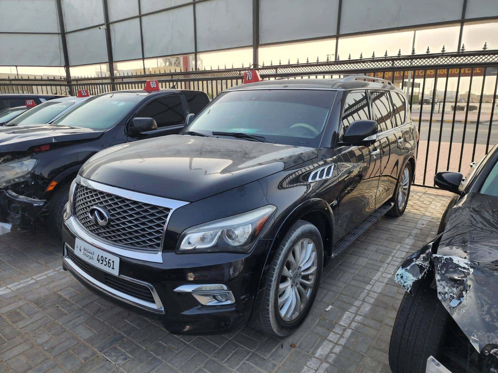 INFINITI QX80 2016 thumbnail 3