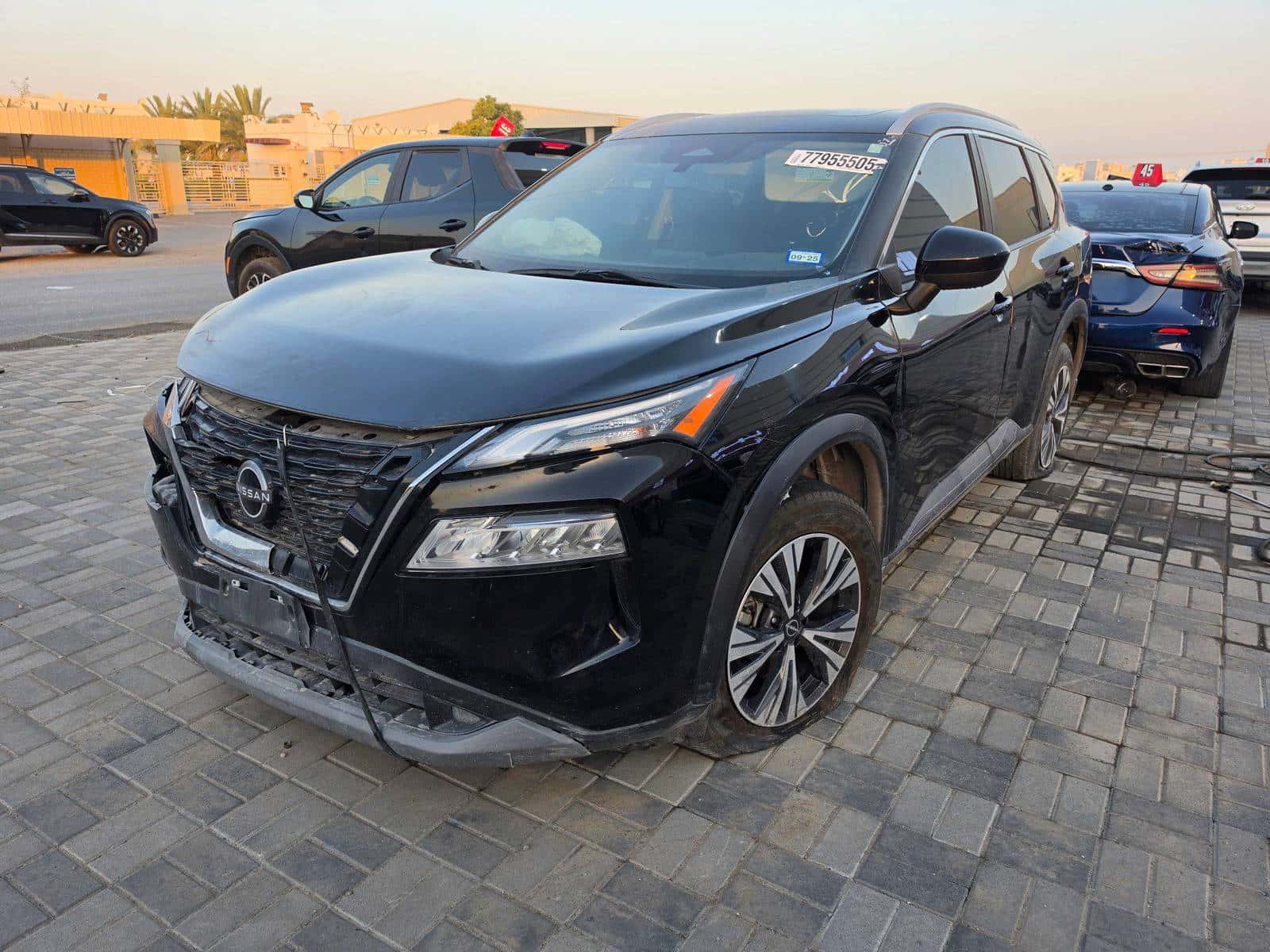 Nissan Rogue 2023 thumbnail 2