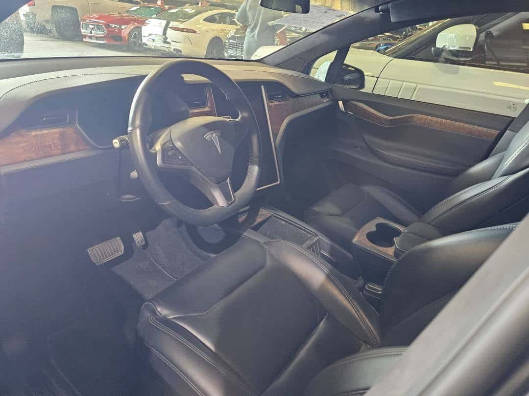 TESLA MODEL X - Exterior
