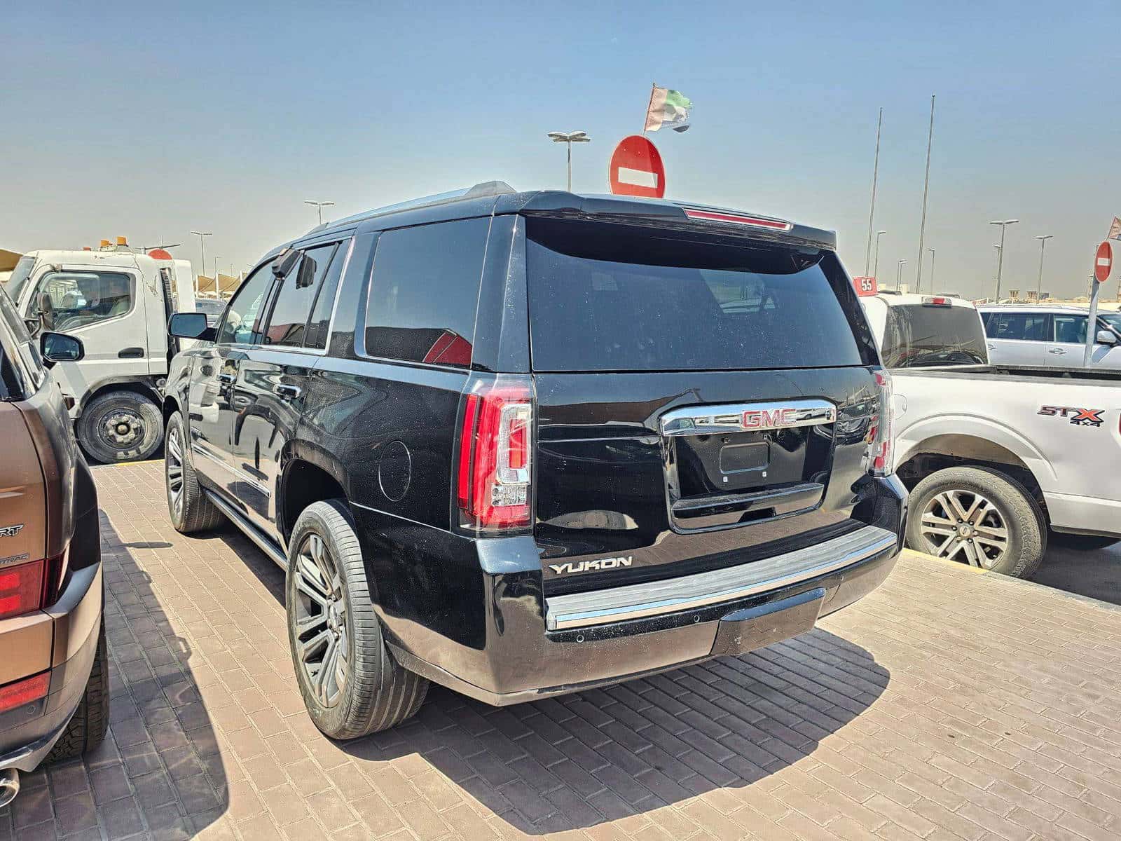 GMC YUKON DENALI 2018 thumbnail 5