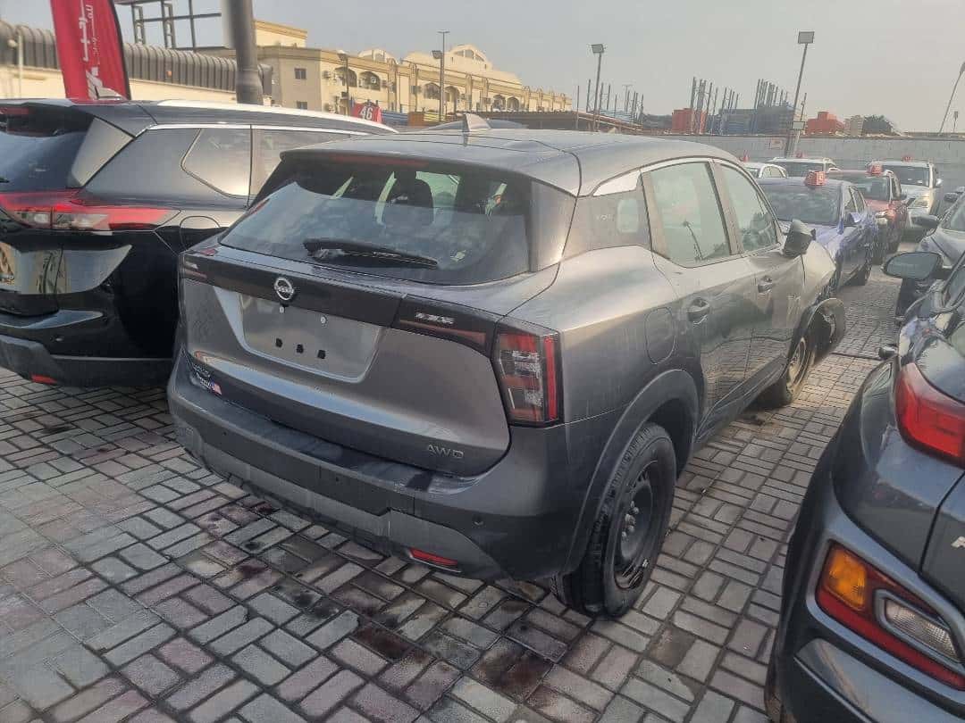 Nissan Kicks 2025 thumbnail 4
