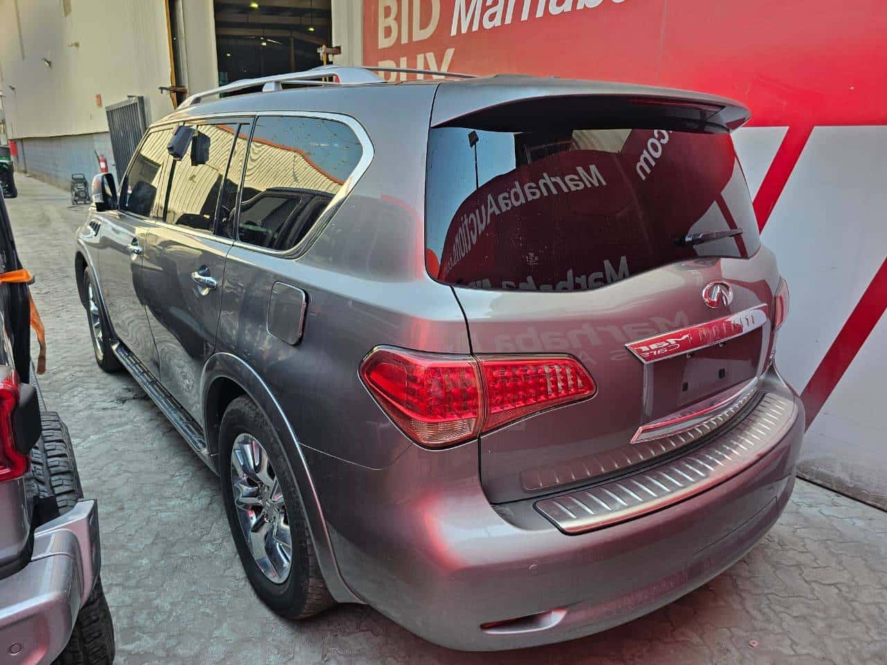 INFINITI QX56 2011 thumbnail 1
