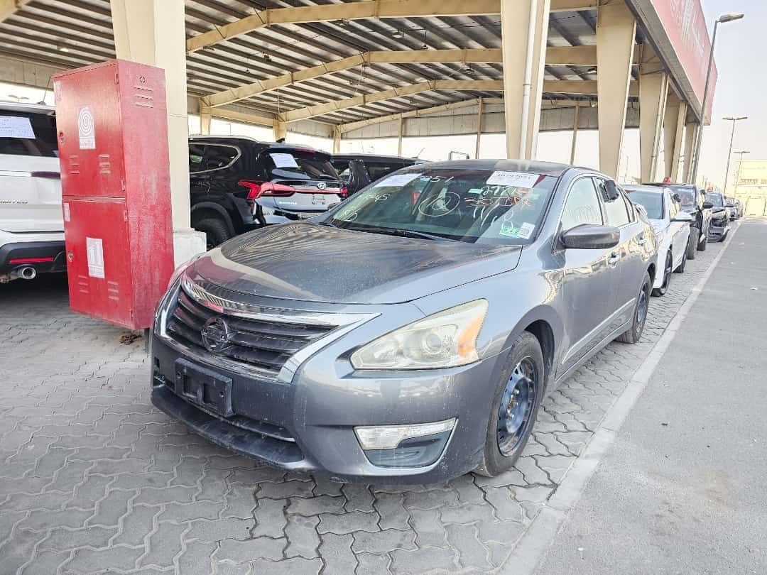 NISSAN ALTIMA - Exterior