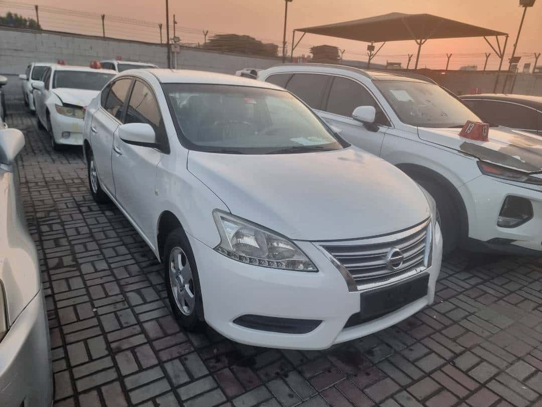 Nissan Sentra 2013 thumbnail 2
