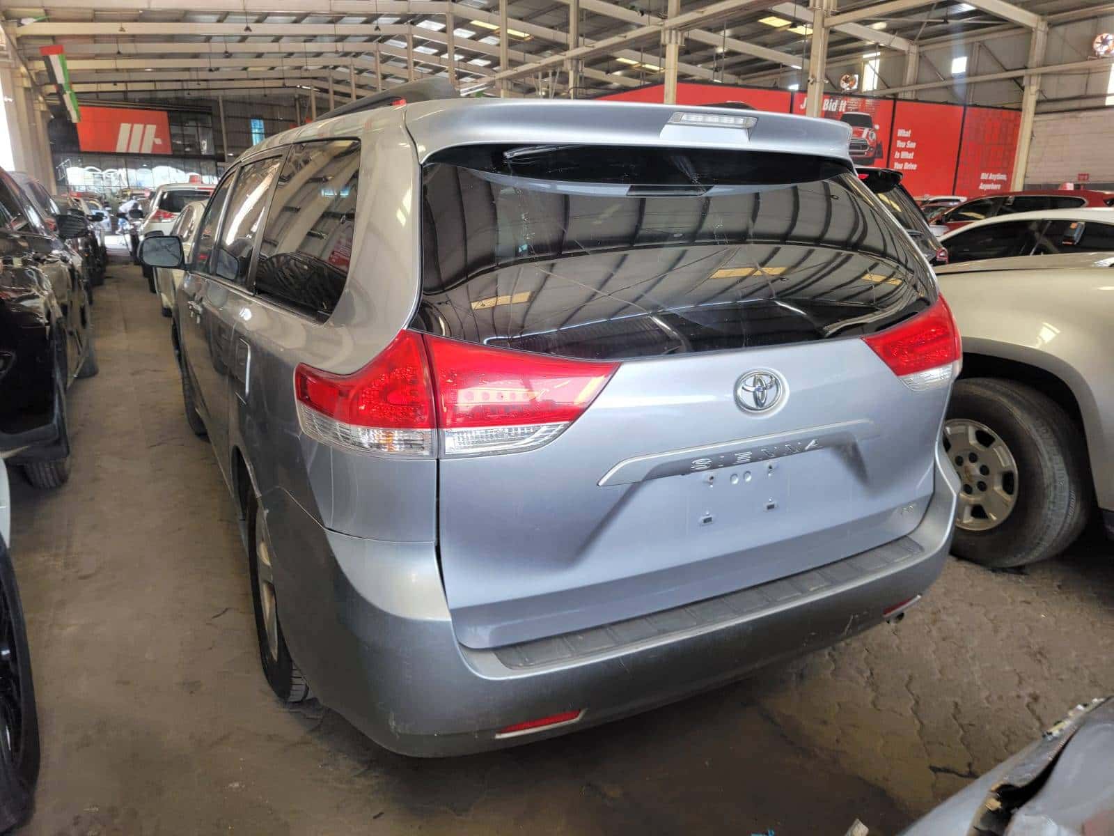 Toyota Sienna 2011 thumbnail 5