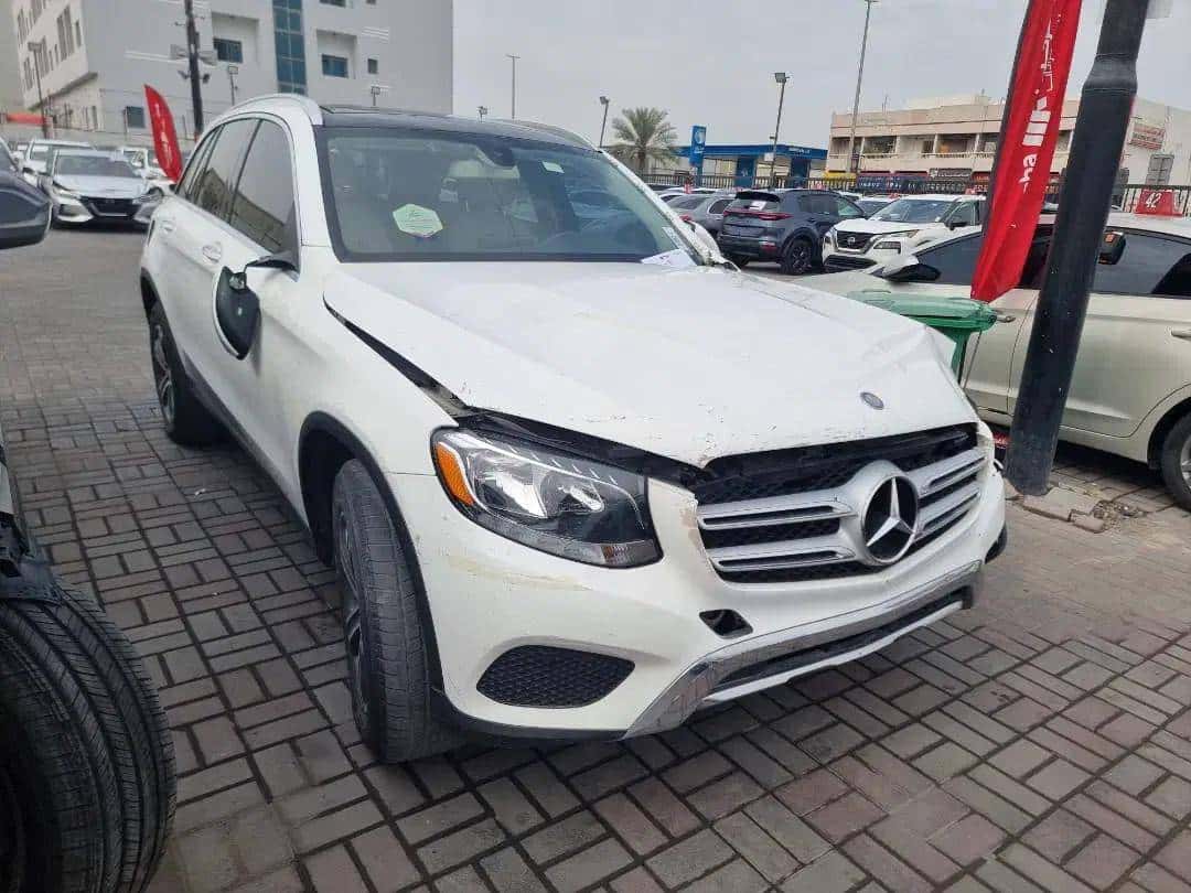 MERCEDES BENZ GLC-300 - Exterior