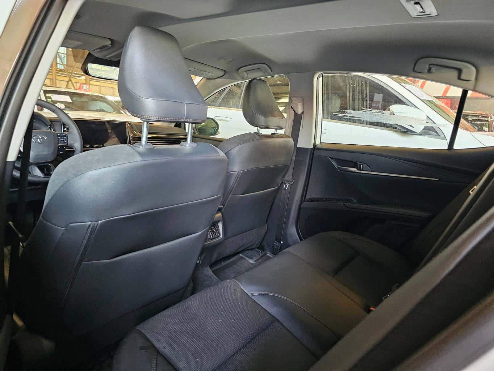 TOYOTA CAMRY 2025 thumbnail 6