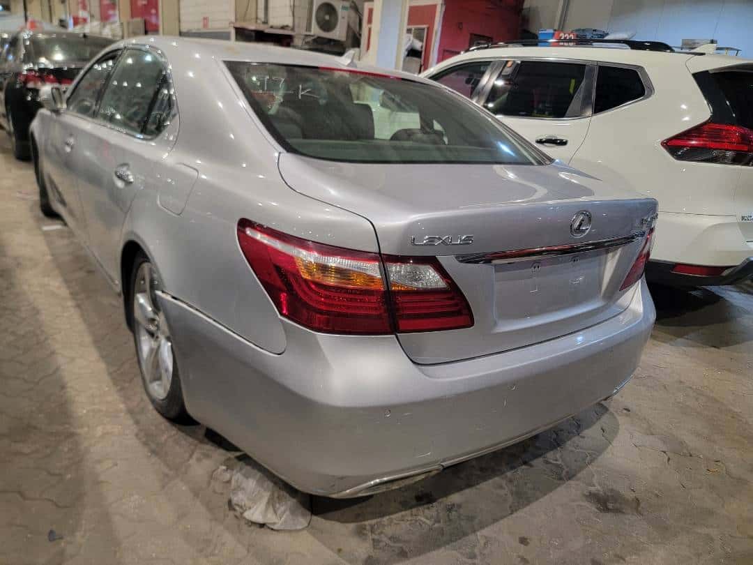 LEXUS LS 460 - Exterior