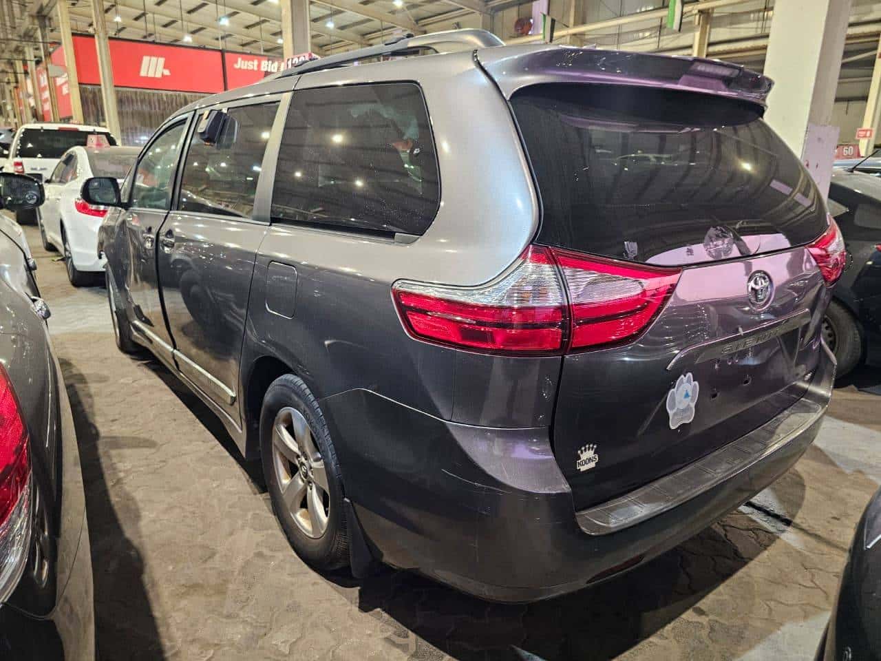 TOYOTA SIENNA 2018 thumbnail 4