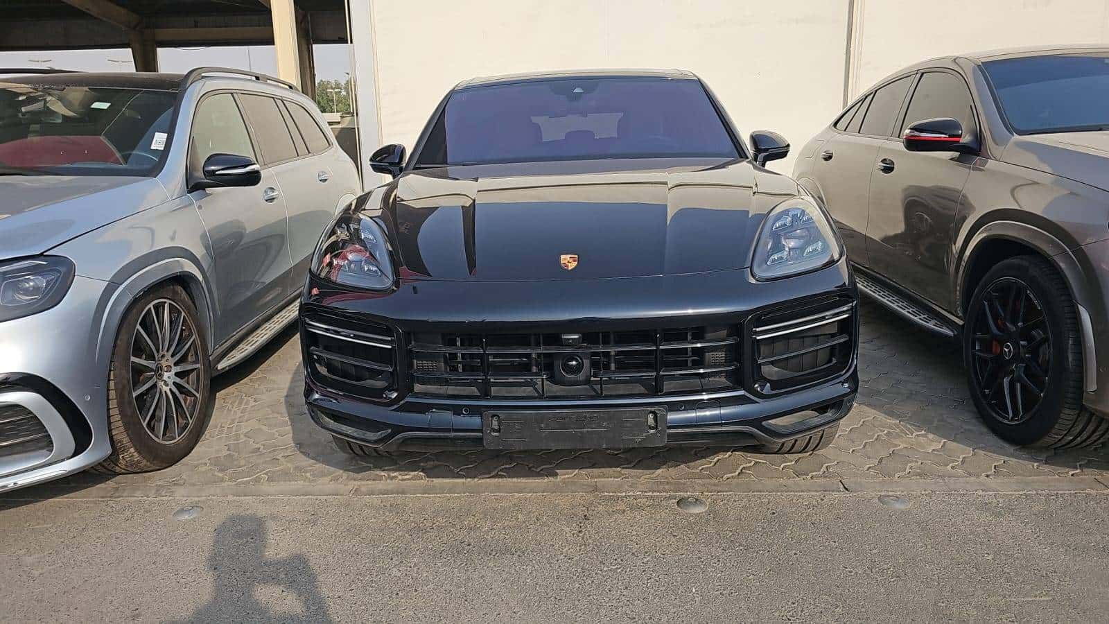 Porsche Cayenne 2023 thumbnail 4