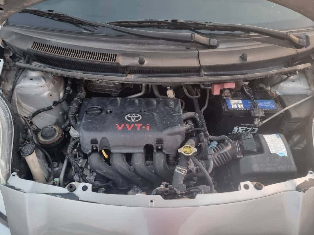 Toyota Yaris 2013 thumbnail 7