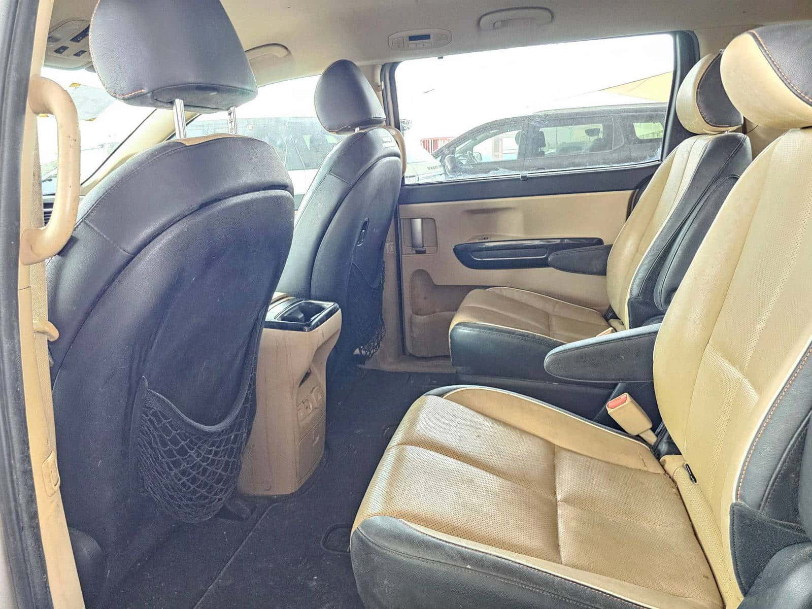 KIA SEDONA 2015 thumbnail 6