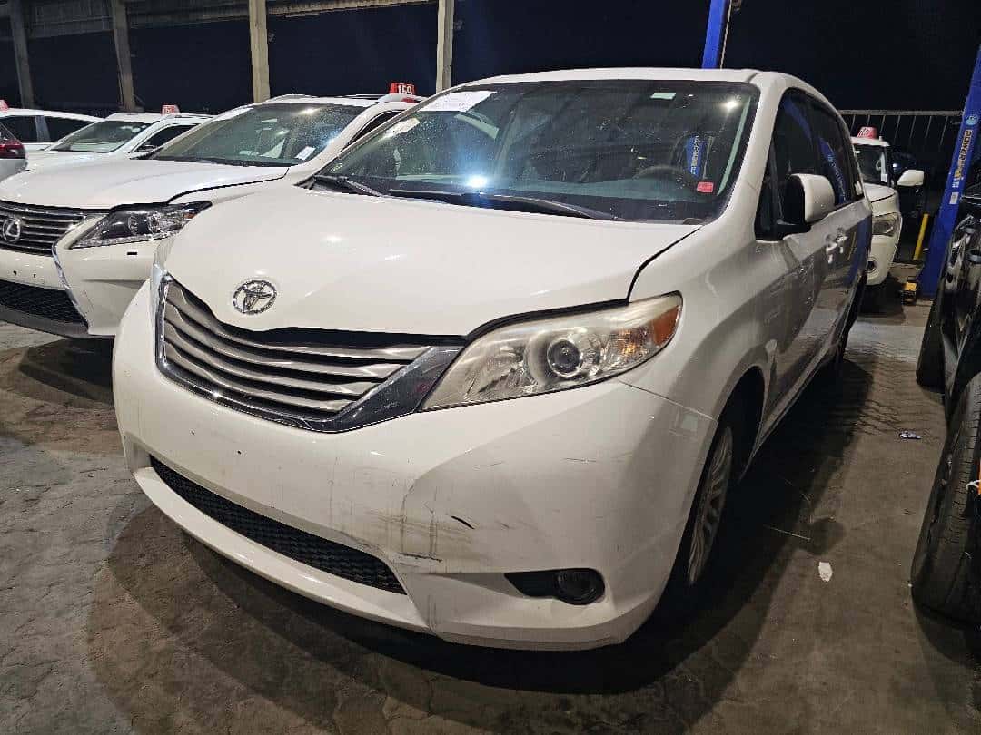 TOYOTA SIENNA 2013 thumbnail 1