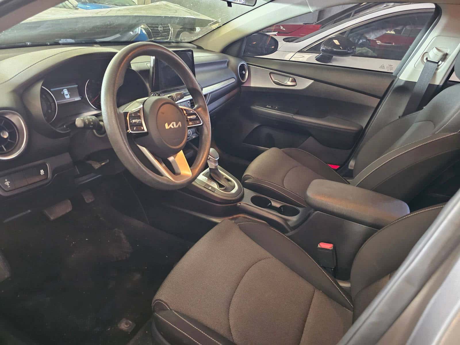 KIA FORTE 2023 thumbnail 7