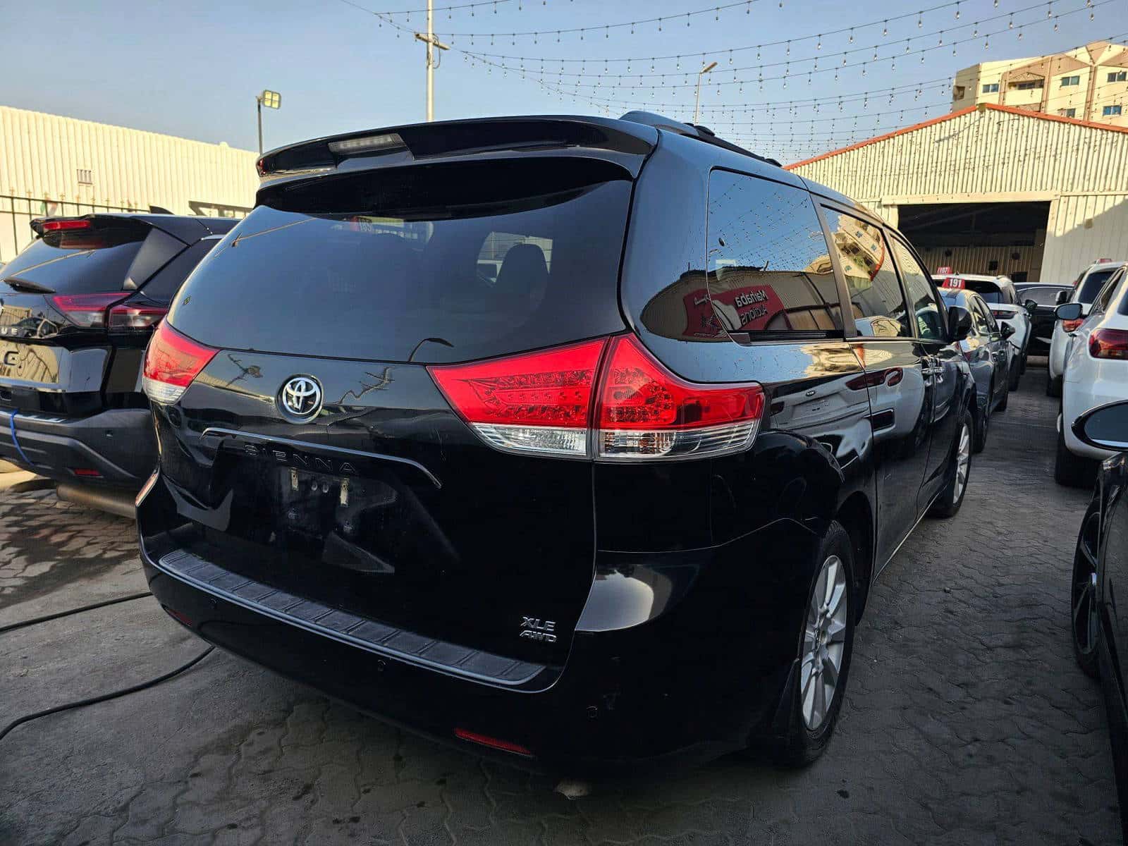 TOYOTA SIENNA 2013 thumbnail 2