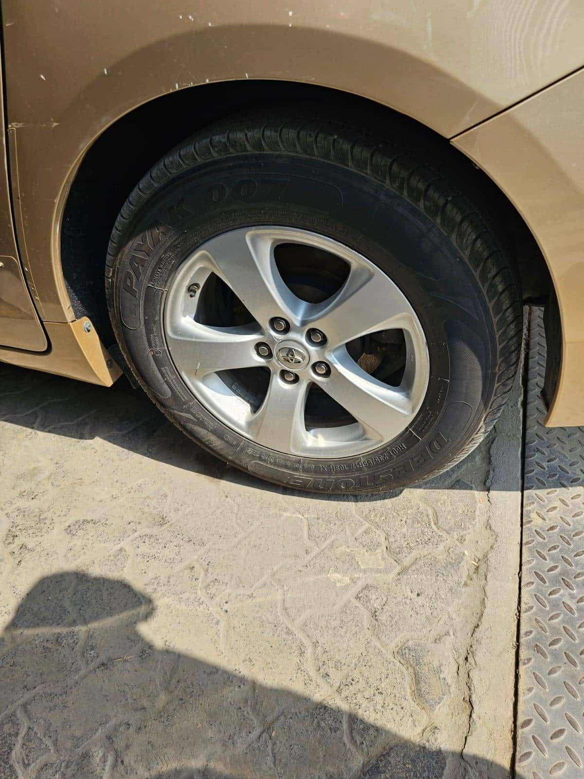 Toyota Sienna 2011 thumbnail 7