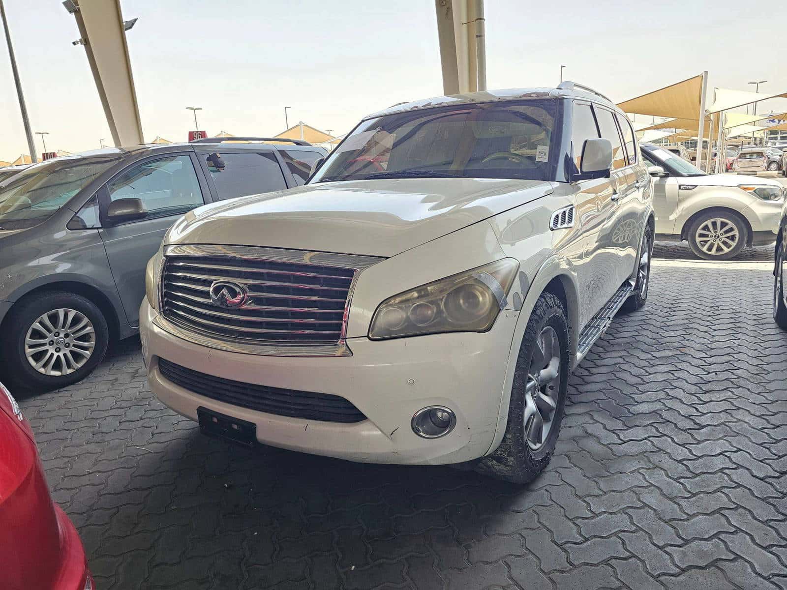 INFINITI QX56 - Exterior