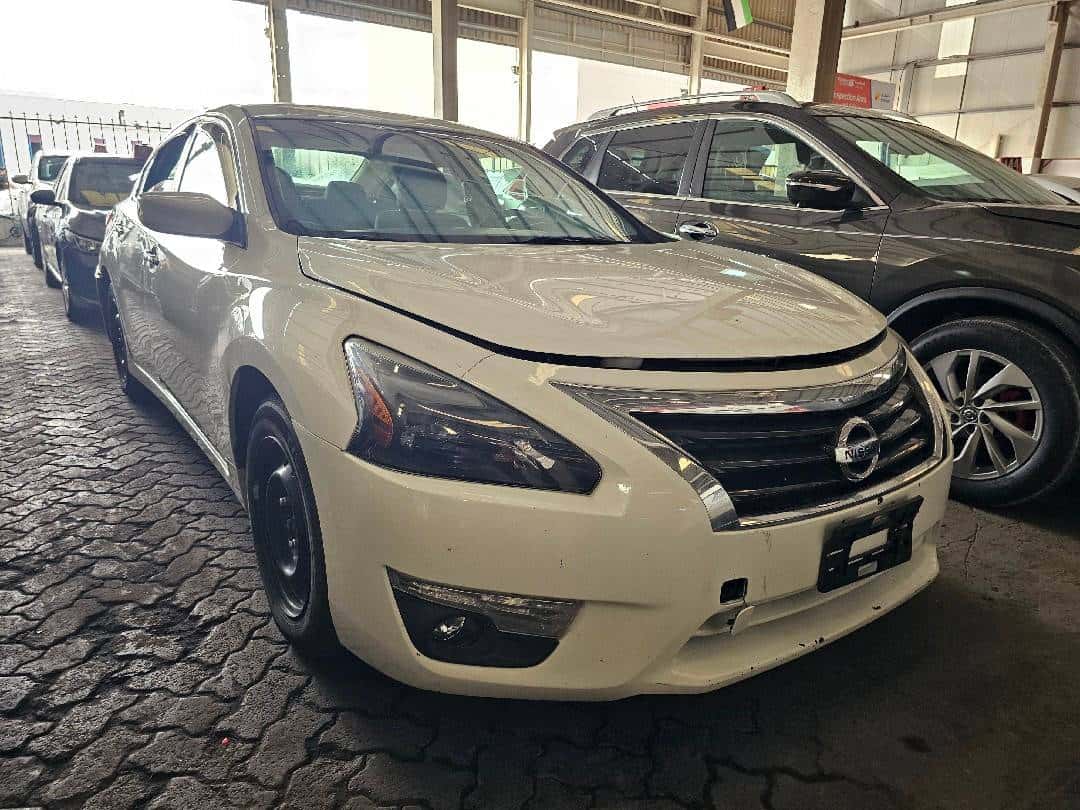 Nissan Altima 2015 thumbnail 1