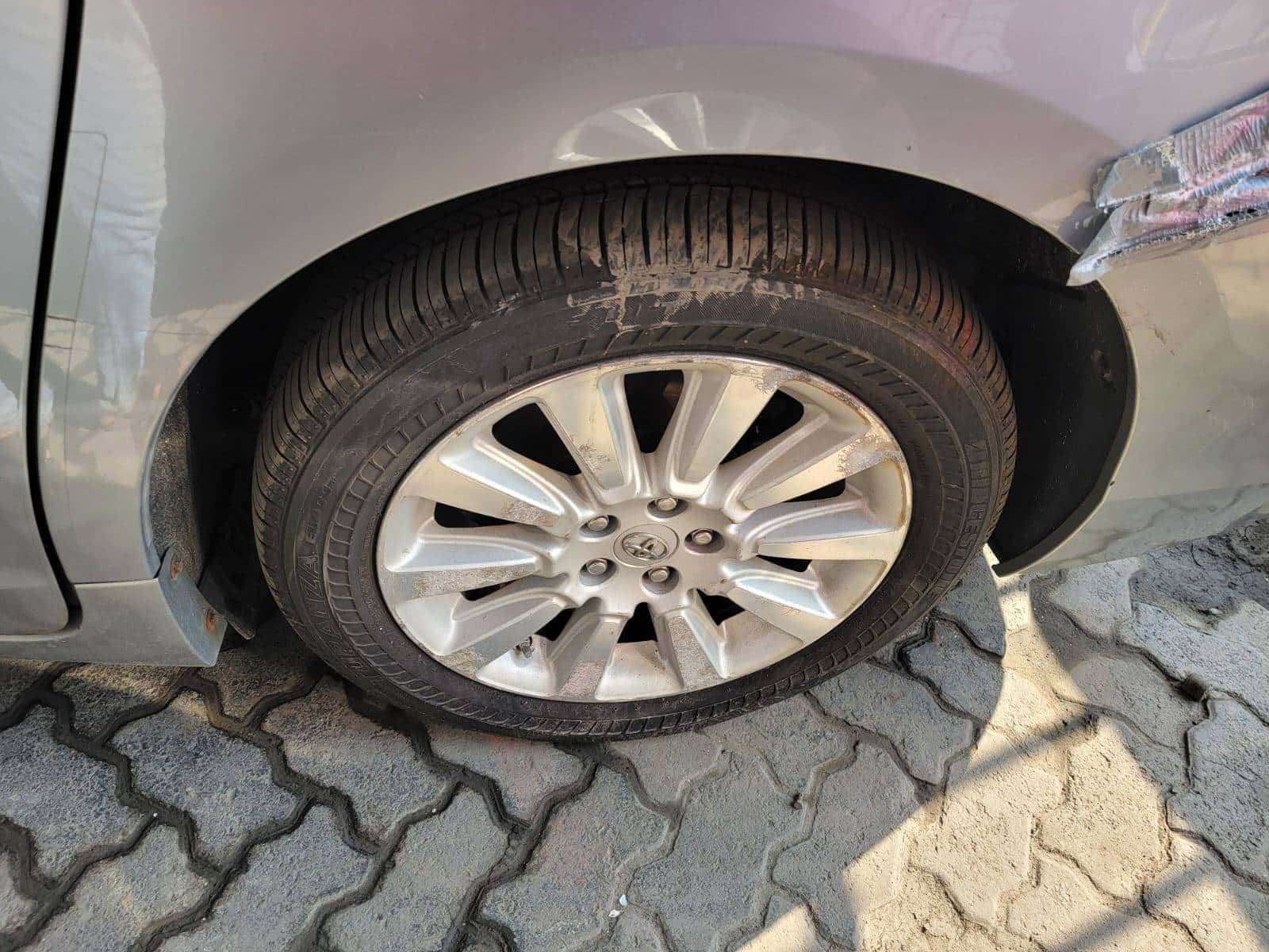 Toyota Sienna 2011 thumbnail 6