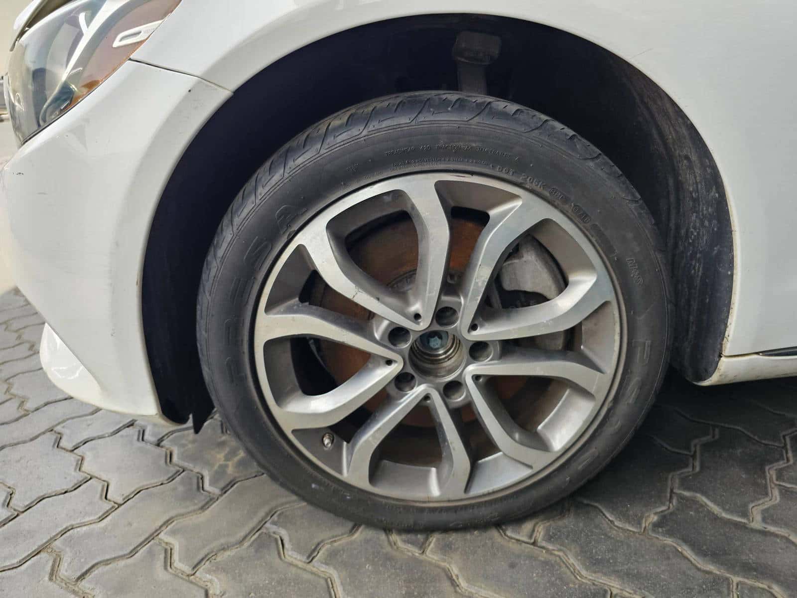 MERCEDES BENZ C300 - Exterior