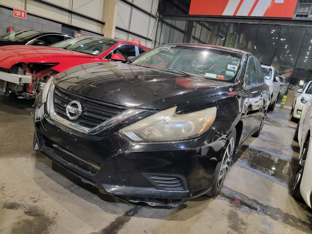 NISSAN ALTIMA - Exterior