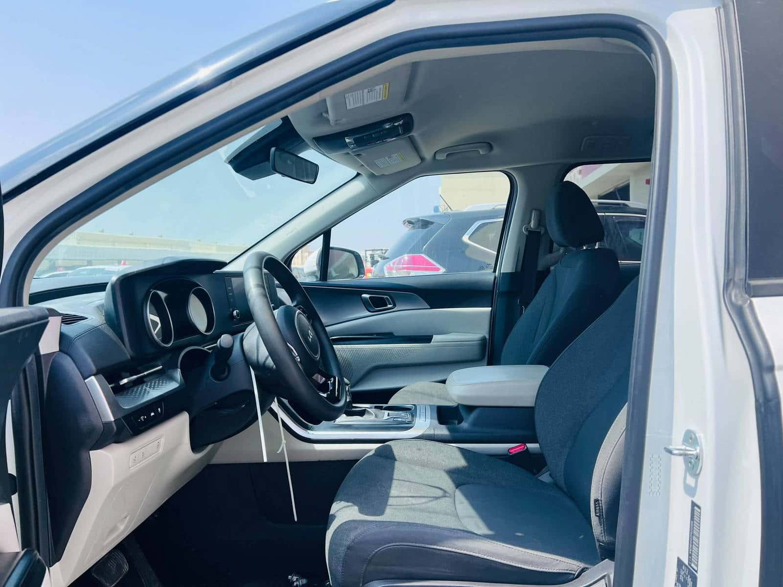 Kia CARNIVAL LX 2023 thumbnail 6