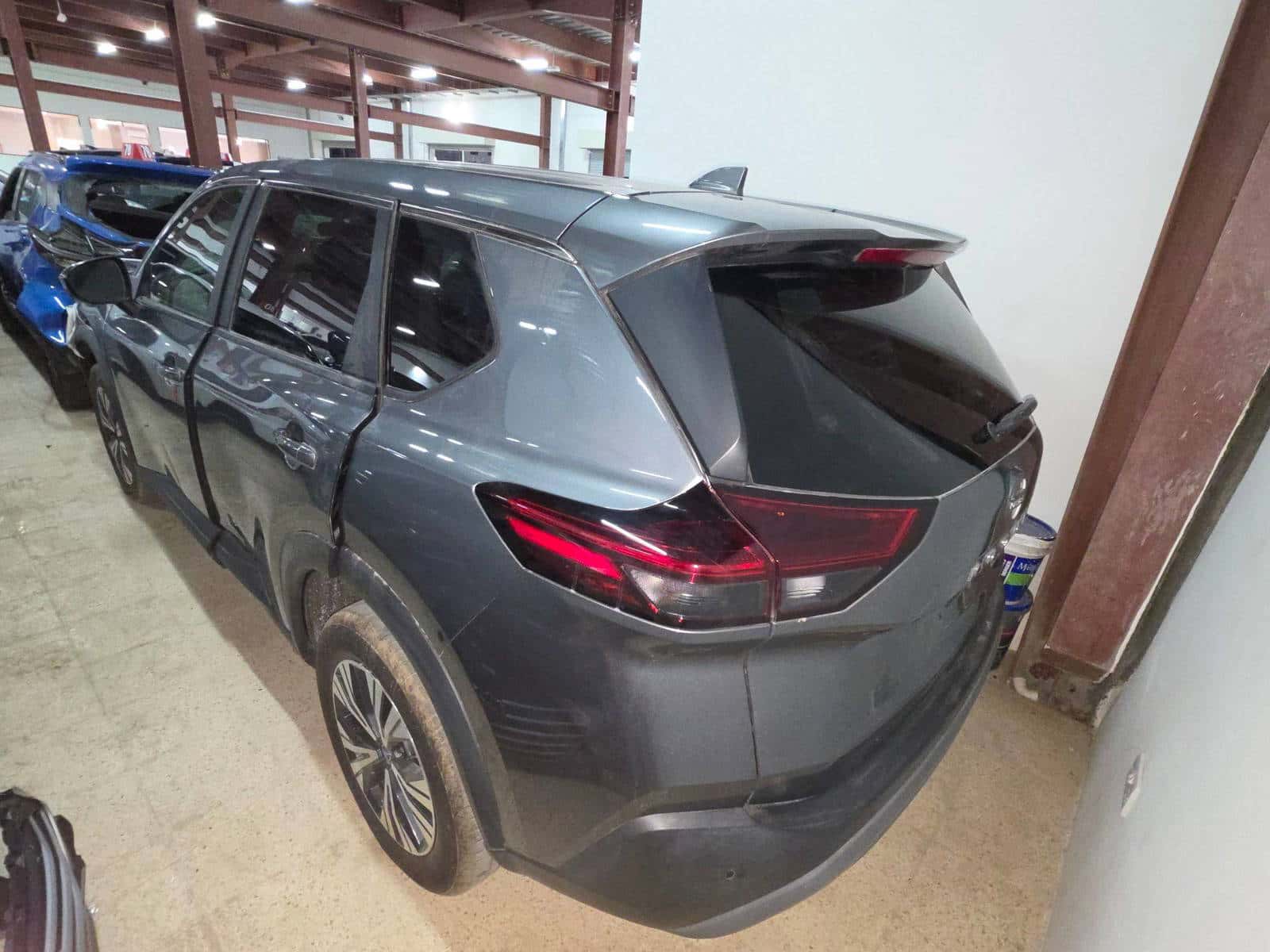 Nissan Rogue 2023 thumbnail 2