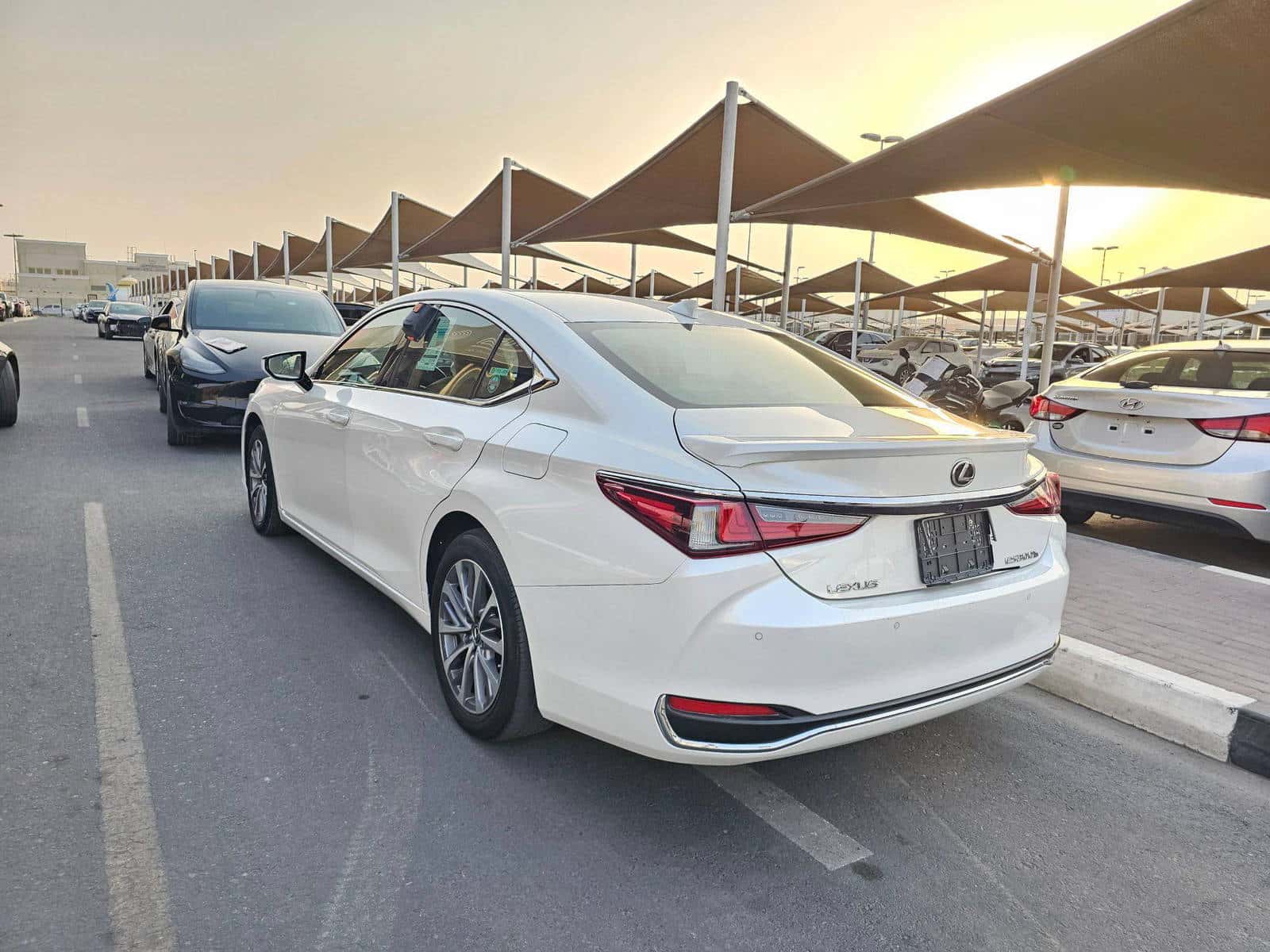 LEXUS ES 300H - Exterior