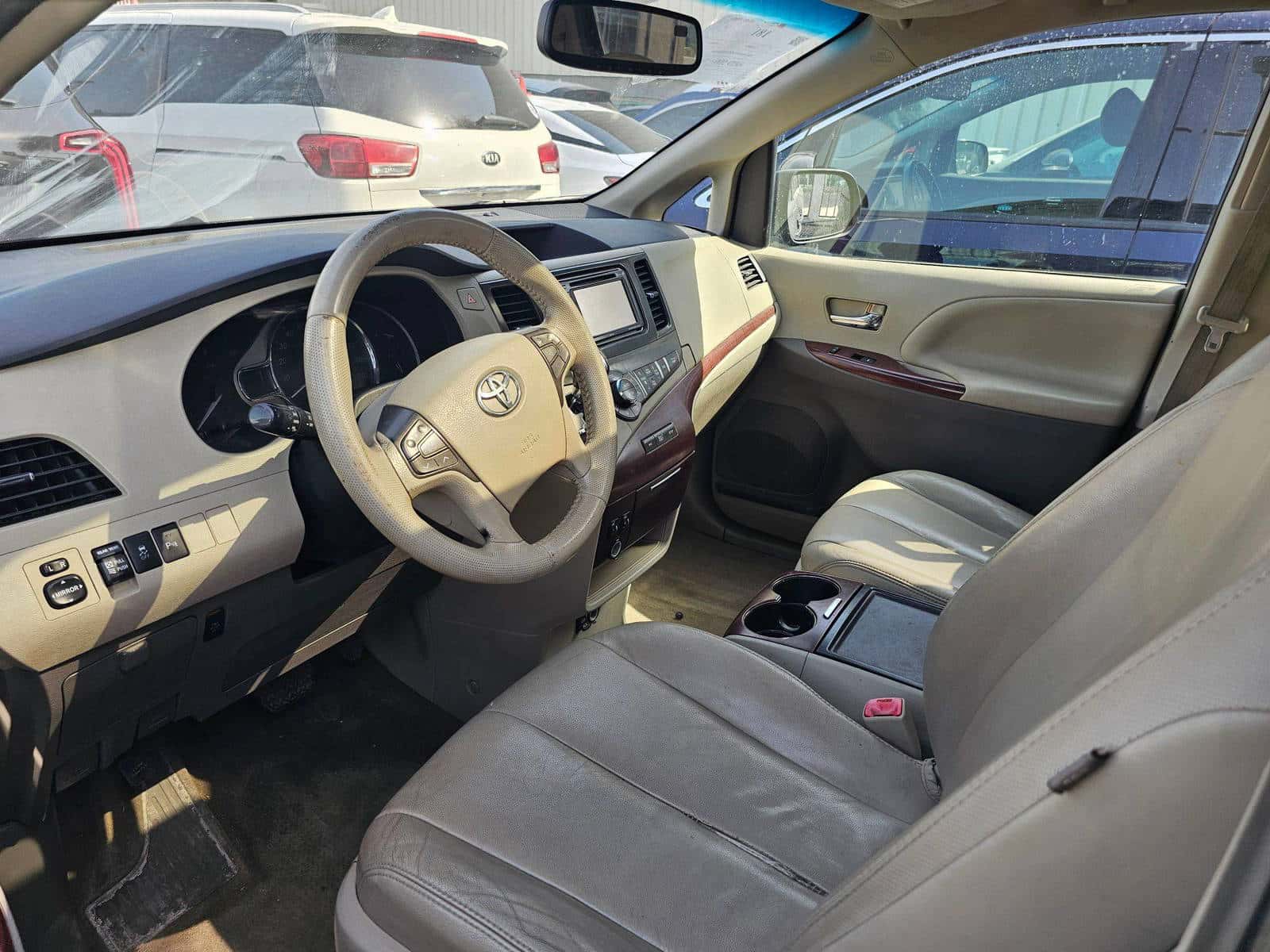 TOYOTA SIENNA - Exterior