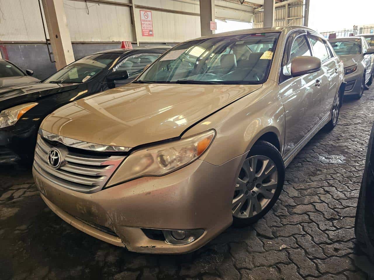 Toyota Avalon 2011 thumbnail 1
